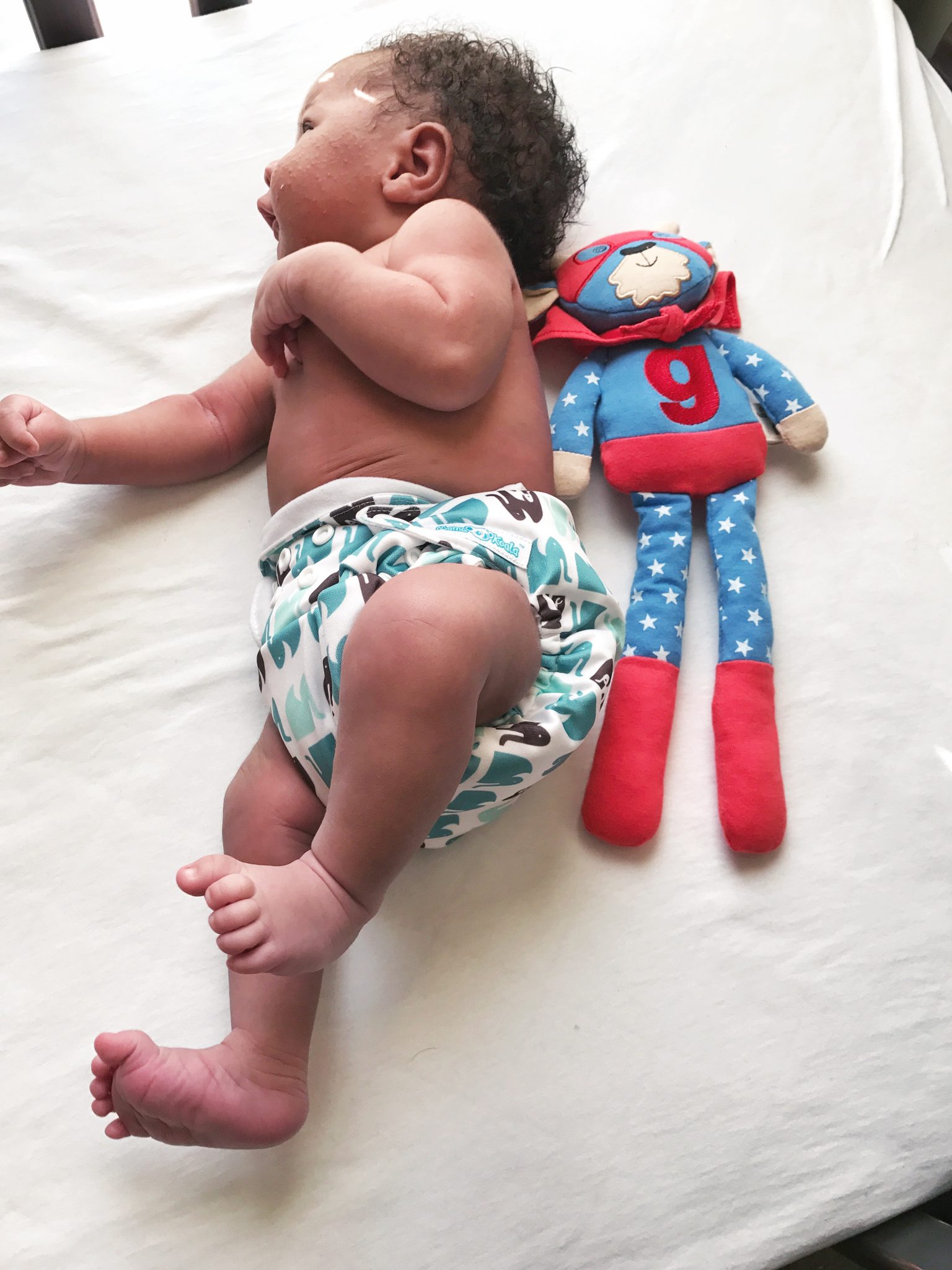 Have you ever wanted to cloth diaper but feel like it's too much or overwhelming? Yeah, I've felt that way too which is why I came up with a guide. 