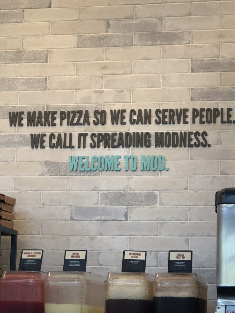 We’ve driven past MOD Pizza many times without stopping then we finally did. Guys, they’re doing pizza different and I’m 100% here for it!!!