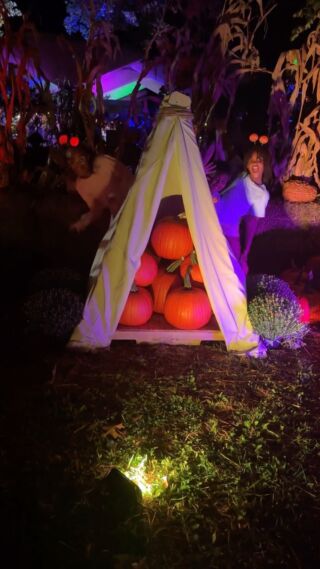 I have so much more to share from our trip to @callawaygardens but this was a fun little edit.

We were invited for a visit this weekend as it’s the kickoff for the #PumpkinsAtCallaway. I’ve been wanting for visit here for years and I honestly don’t know why we haven’t been here before but that’s about to change.

I knew I wanted to enjoy the evening festivities but it was also really important to me catch the beauty of the gardens in the day time. Listen: this is absolute must-see. It’s about an hour and a half from Atlanta and like 30 min from Alabama.

More to come tomorrow but for now, enjoy this!

Big shout out to Mini for this idea @kalimarosee. 

#CallawayGardensPartner